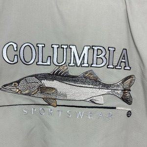 Columbia PFG Fishing Vented Tan Shirt with embroidered fish on back Sz. L